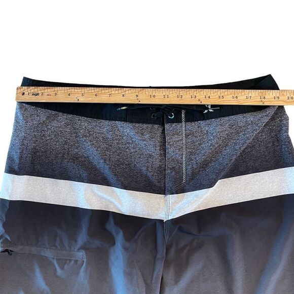Hurley Board Shorts Mens Size 38 Gray and Black Colorblock Grunge Swimwear - Picture 4 of 7
